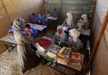 Akibat Gas dari Israel, Guru dan Siswa Palestina Sesak Nafas 